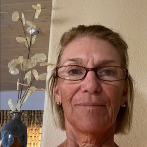 Meet your Posher, Ellen